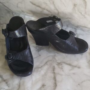 🌵Black pebble leather two buckles heels 10